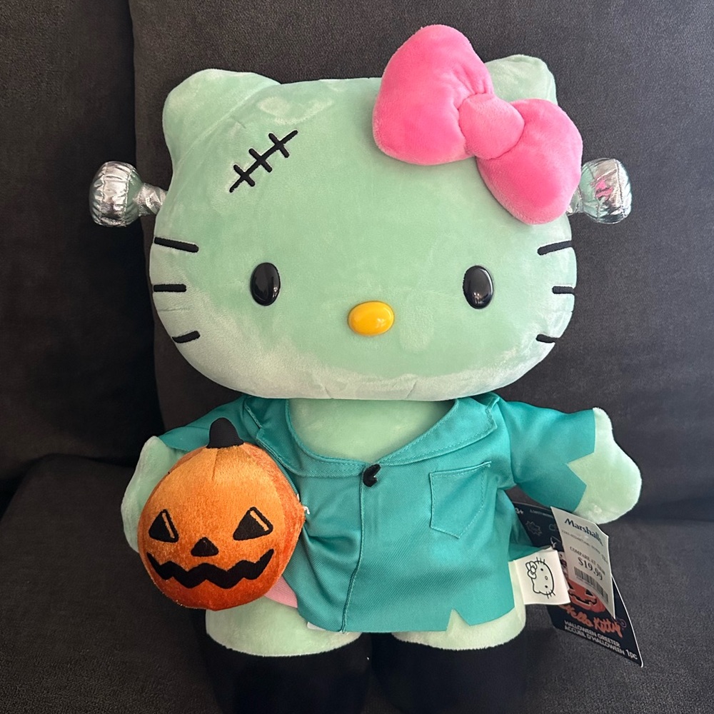 Halloween hello Kitty greeter - Frankenstein